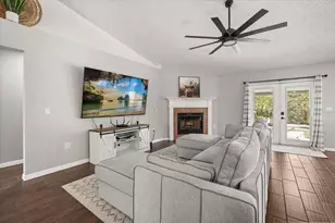 275 Walnut Ave, Orange City, FL 32763 - Photo 9