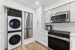 5606 Blue Shadows Ct, Orlando, FL 32811 - Photo 3