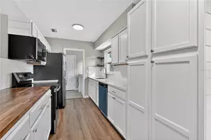 3201 Joyann St, Orlando, FL 32810 - Photo 9