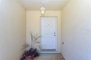 8620 SE 166th Birchbrook Loop, The Villages, FL 32162 - Photo 3