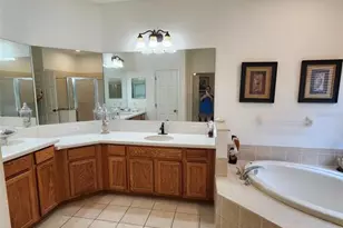 1829 Mira Lago Cir, Ruskin, FL 33570 - Photo 19