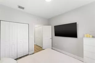 549 NE 206th Ln, Miami, FL 33179 - Photo 19