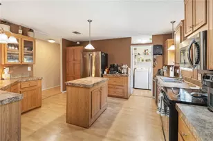 37806 Brookside Dr, Eustis, FL 32736 - Photo 5