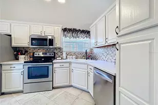 2871 Boulder Falls Ct, Apopka, FL 32703 - Photo 9