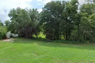 504 N Florida Ave, Howey in the Hills, FL 34737 - Photo 1