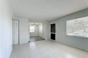 694 Michigan Ct, Saint Cloud, FL 34769 - Photo 3