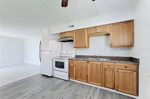 694 Michigan Ct, Saint Cloud, FL 34769 - Photo 7