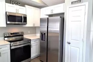 10318 Crystal Point Dr, Orlando, FL 32825 - Photo 11