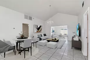 319 Plumwood Cir, Kissimmee, FL 34743 - Photo 9