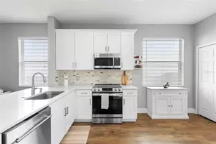 9967 Heron Pointe Dr, Orlando, FL 32832 - Photo 5