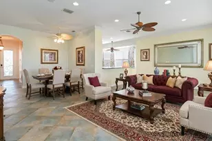 129 Crepe Myrtle Dr, Groveland, FL 34736 - Photo 3