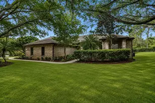 881 S Belfast Pl, Chuluota, FL 32766 - Photo 3