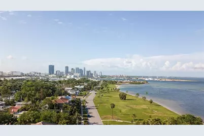 2041 Beach Dr SE, Saint Petersburg, FL 33705 - Photo 5
