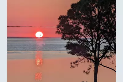 2041 Beach Dr SE, Saint Petersburg, FL 33705 - Photo 3