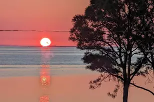 2041 Beach Dr SE, Saint Petersburg, FL 33705 - Photo 3