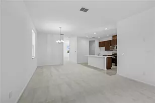 1723 Crowncrest Dr, Apopka, FL 32703 - Photo 9