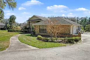 8634 Whispering Willow Ct, Orlando, FL 32835 - Photo 3