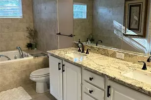 1401 5th St N, Saint Petersburg, FL 33704 - Photo 15