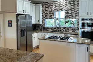 1401 5th St N, Saint Petersburg, FL 33704 - Photo 11