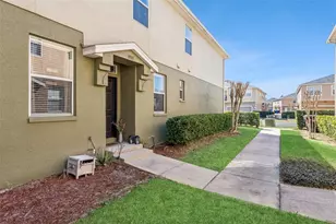 3933 Pemberly Pines Cir, Saint Cloud, FL 34769 - Photo 5