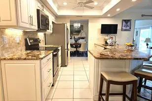 1706 S Lakeside Ct, Venice, FL 34293 - Photo 11