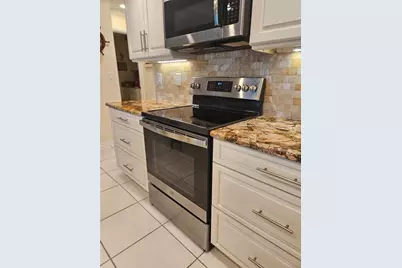 1706 S Lakeside Court, Venice, FL 34293 - Photo 17