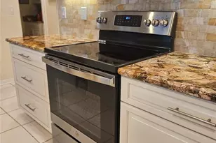 1706 S Lakeside Ct, Venice, FL 34293 - Photo 17