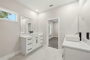 5663 W Central Ave, Orlando, FL 32811 - Photo 15