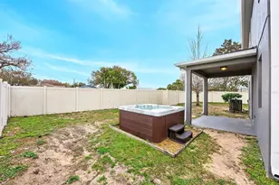 1709 Calm Waters Ct, Tavares, FL 32778 - Photo 27