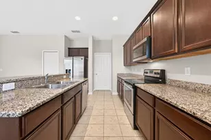 1709 Calm Waters Ct, Tavares, FL 32778 - Photo 9