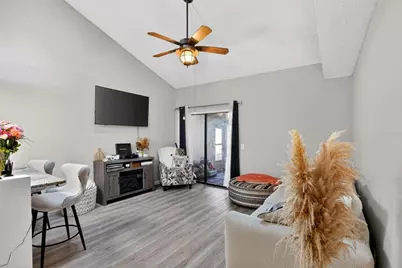 101 N Hill Avenue #10, Deland, FL 32724 - Photo 7