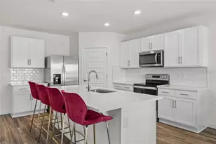 455 Talisi Loop, Saint Cloud, FL 34771 - Photo 3