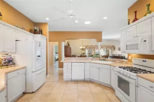 7177 SE 172nd Hazelwood Loop, The Villages, FL 32162 - Photo 9