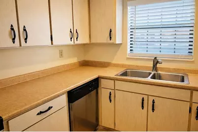 625 N Halifax Avenue #9, Daytona Beach, FL 32118 - Photo 5