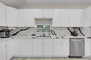 223 N Peninsula Dr, Daytona Beach, FL 32118 - Photo 25