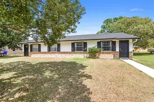 811 W Magnolia St, Kissimmee, FL 34741 - Photo 1