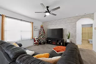 705 Squires Grove Dr, Winter Haven, FL 33880 - Photo 7