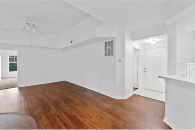 5554 Metrowest Boulevard #203, Orlando, FL 32811 - Photo 7