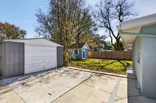 1943 Cloverlawn Ave, Orlando, FL 32806 - Photo 25