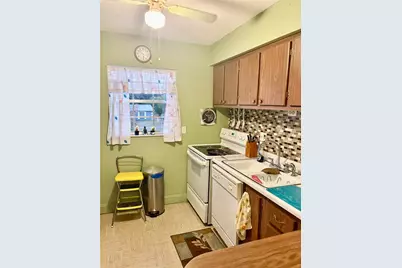 5505 Hernandes Drive #210, Orlando, FL 32808 - Photo 9