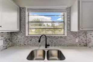 2600 S Crystal Lake Dr, Orlando, FL 32806 - Photo 11