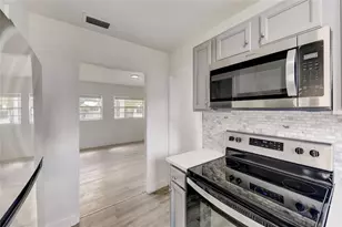 2600 S Crystal Lake Dr, Orlando, FL 32806 - Photo 15