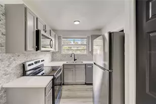 2600 S Crystal Lake Dr, Orlando, FL 32806 - Photo 9