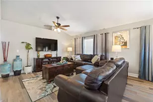 140 Old Bridge Cir, Davenport, FL 33897 - Photo 11