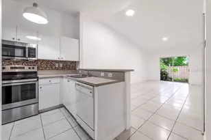 401 NE 1st Ct, Hallandale Beach, FL 33009 - Photo 5