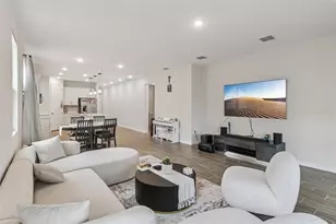 654 Heritage Sq Dr, Haines City, FL 33844 - Photo 5