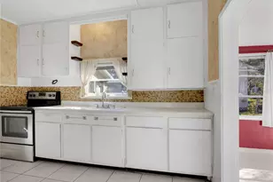 2413 Center Ave, Orlando, FL 32806 - Photo 9