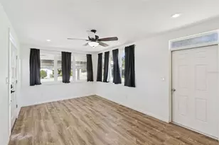 822 Poinsettia Dr, Eustis, FL 32726 - Photo 3