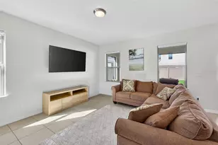 2817 Alpine Meadow Ln, Kissimmee, FL 34744 - Photo 9