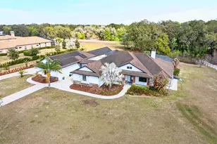 27324 Grand Oak Ln, Tavares, FL 32778 - Photo 1